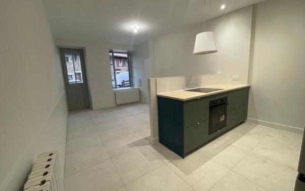 Maison à louer    3 pièces •  Riverie