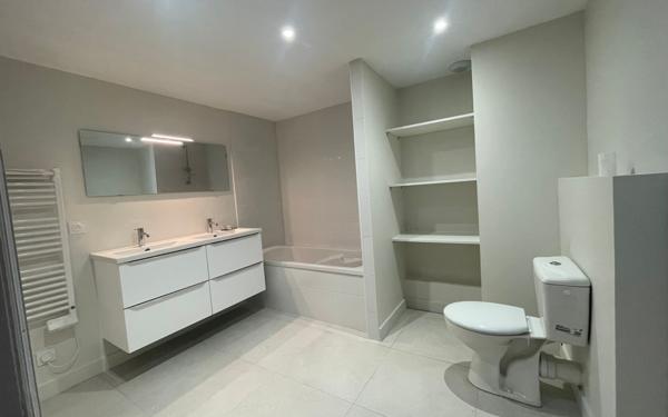 Maison à louer    3 pièces •  Riverie