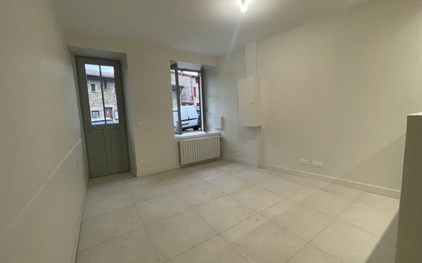 Maison à louer    3 pièces •  Riverie