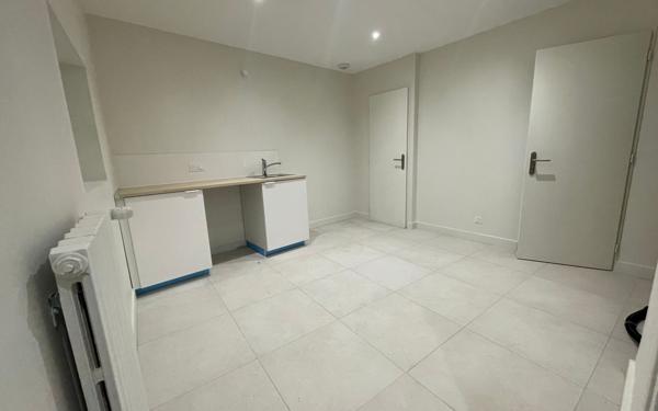 Maison à louer    3 pièces •  Riverie