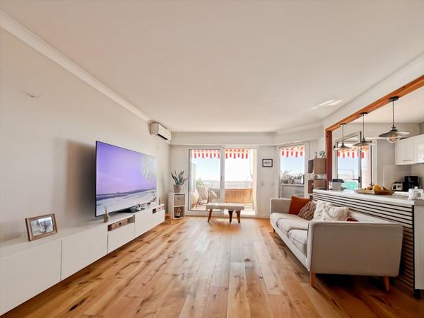 CORNICHE FLEURIE  - 2P -  AVANT DERNIER ETAGE - TERRASSE  21M2 - VUE MER - PISCINE - GARAGE