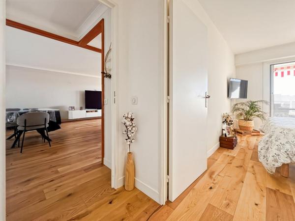 CORNICHE FLEURIE  - 2P -  AVANT DERNIER ETAGE - TERRASSE  21M2 - VUE MER - PISCINE - GARAGE