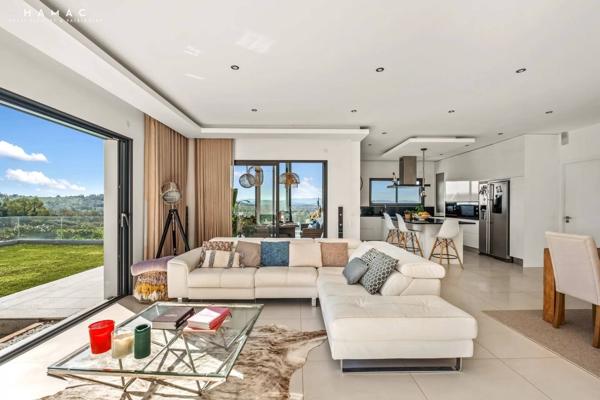 NOUVEAUTÉ – Limonest Centre - Villa d’Exception de 360 m² sur Terrain Arboré de 1 029 m² avec Piscine et Prestations Haut de Gamme