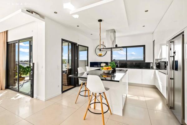 NOUVEAUTÉ – Limonest Centre - Villa d’Exception de 360 m² sur Terrain Arboré de 1 029 m² avec Piscine et Prestations Haut de Gamme
