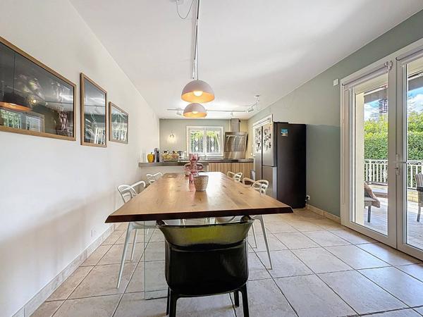 NOUVELLE EXCLUSIVITÉ – Maison avec vue dégagée, belles prestations et environnement privilégié à Vienne