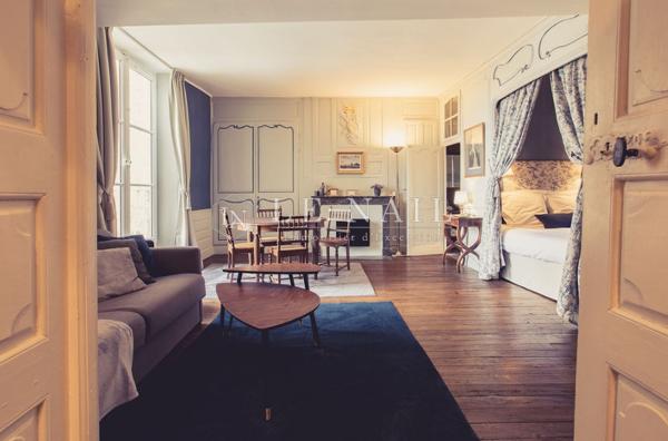 Authentique Maison du XVIIIème en cœur de ville