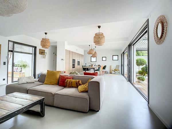 UNIQUE ! maison récente, haut de gamme -alliance parfaite du confort et du design