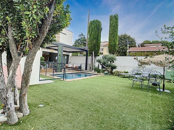 UNIQUE ! maison récente, haut de gamme -alliance parfaite du confort et du design