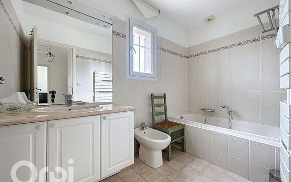 Maison à vendre    4 pièces • 121 m2 Saint-Raphaël