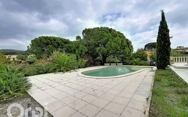 Maison à vendre    4 pièces • 121 m2 Saint-Raphaël