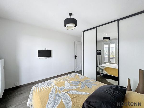 COUP DE C?UR ASSURÉ ! APPARTEMENT LUMINEUX, BALCON ET GARAGE, SECTEUR CALME ET RECHERCHÉ