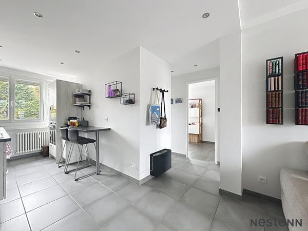 COUP DE C?UR ASSURÉ ! APPARTEMENT LUMINEUX, BALCON ET GARAGE, SECTEUR CALME ET RECHERCHÉ