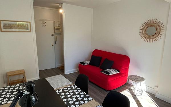 Appartement à louer    1 pièce • 14,72 m2 Versailles