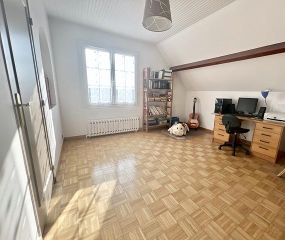 maison familiale 153 m2 sur sous-sol total et 1022 m2