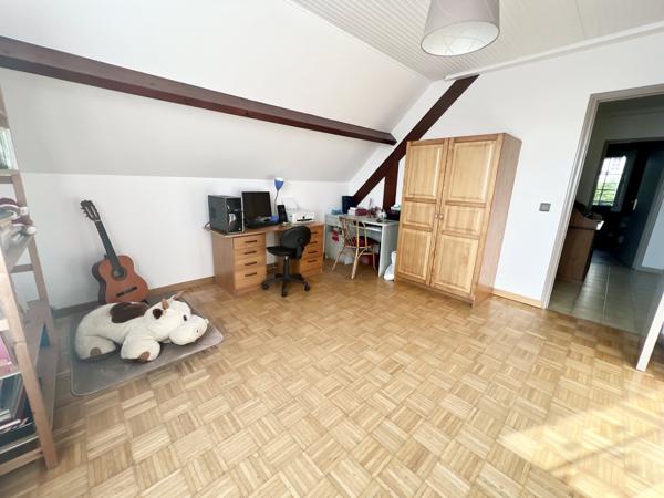 maison familiale 153 m2 sur sous-sol total et 1022 m2