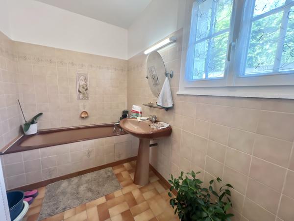 maison familiale 153 m2 sur sous-sol total et 1022 m2