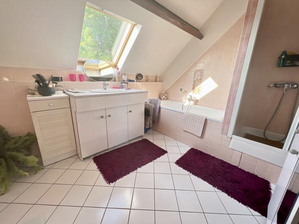 maison familiale 153 m2 sur sous-sol total et 1022 m2