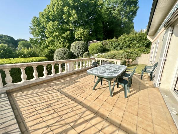 maison familiale 153 m2 sur sous-sol total et 1022 m2