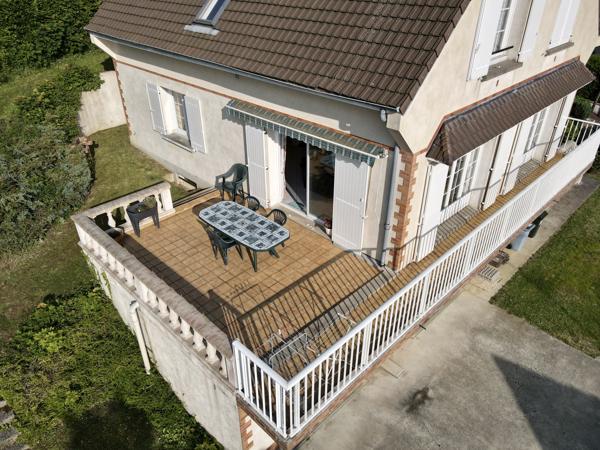 maison familiale 153 m2 sur sous-sol total et 1022 m2