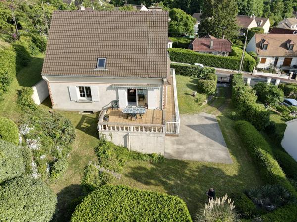 maison familiale 153 m2 sur sous-sol total et 1022 m2