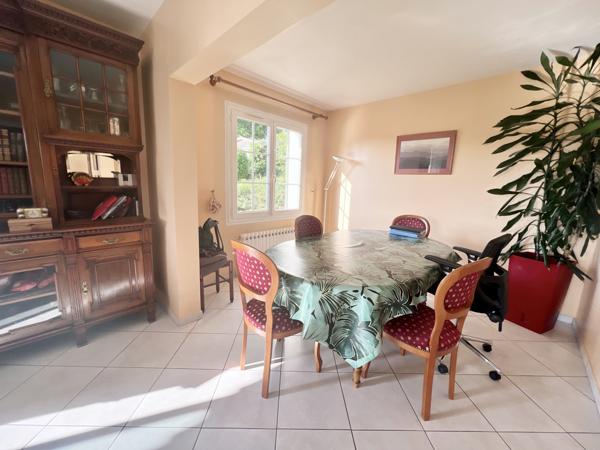 maison familiale 153 m2 sur sous-sol total et 1022 m2