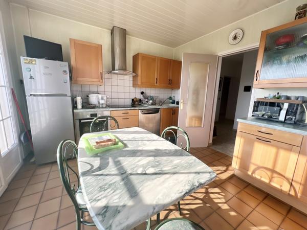 maison familiale 153 m2 sur sous-sol total et 1022 m2