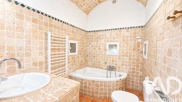 Maison à vendre 5 pièces 143 m² Peyrolles-en-Provence