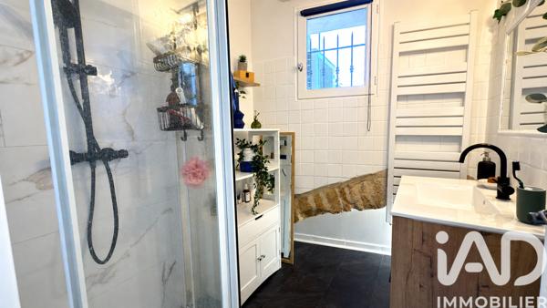 Maison à vendre 5 pièces 143 m² Peyrolles-en-Provence