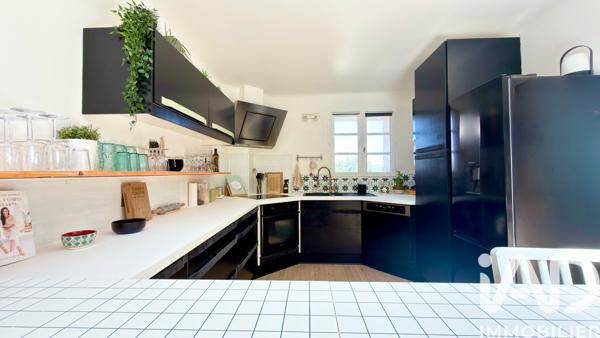 Maison à vendre 5 pièces 143 m² Peyrolles-en-Provence