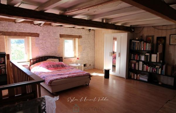 PROPRIÉTÉ DE 30 HECTARES – MAISON EN PIERRE À RÉNOVER – DÉPENDANCES – ÉTANGS