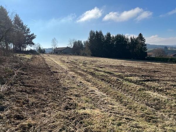 terrain constructible de 1030 m², viabilisé et vue dominante