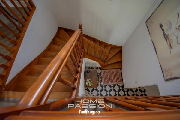 Maison
                                                                                                                                                                                                                                                                                                                        7 pièce(s)                                                                                                                                                                                                          5 chambre(s)