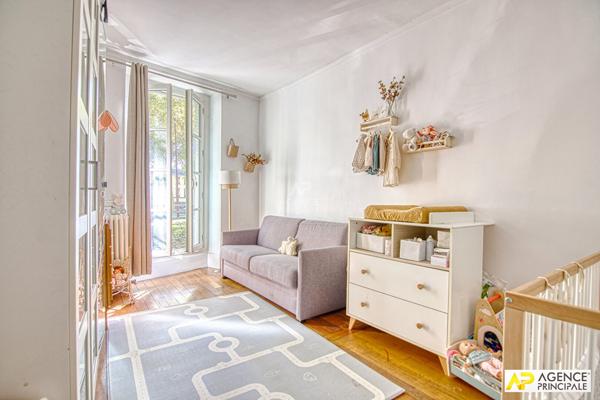 Versailles Notre-Dame Appartement 4 pièces 83.5 m² avec terrasse situé au 1er étage €715 000 ** - Référence 25530