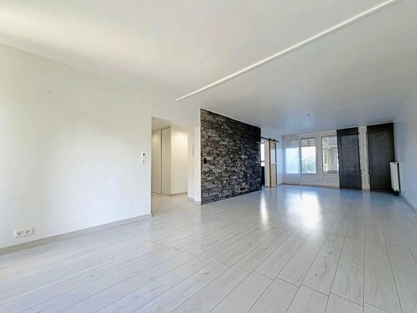 REIMS - APPARTEMENT TYPE 5 - 3 CHAMBRES - BALCONS