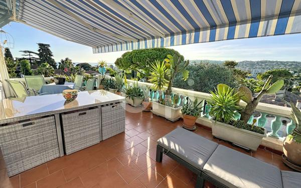 Appartement à vendre    2 pièces • 51 m2 Antibes