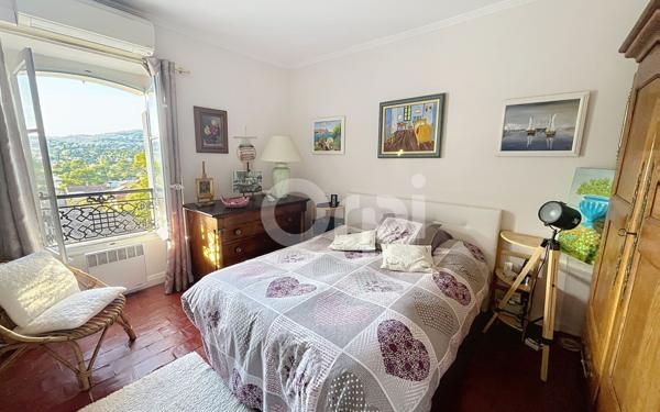 Appartement à vendre    2 pièces • 51 m2 Antibes