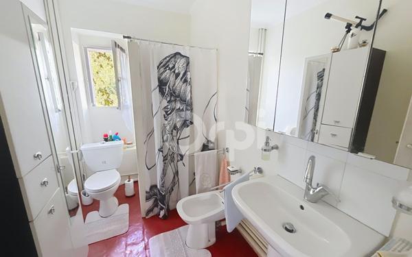 Appartement à vendre    2 pièces • 51 m2 Antibes