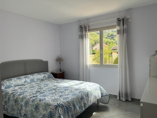 Foix (09000) EXCLUSIVITE - Tarascon sur Ariege - Maison d'architecte 4 faces de 135 m2 de plain pied sur terrain de 650m2