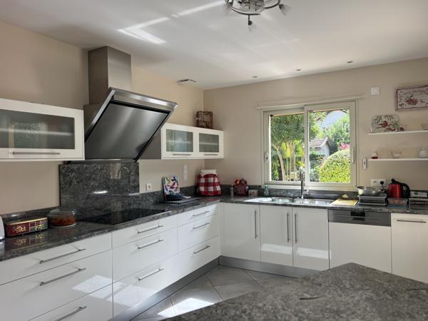 Foix (09000) EXCLUSIVITE - Tarascon sur Ariege - Maison d'architecte 4 faces de 135 m2 de plain pied sur terrain de 650m2