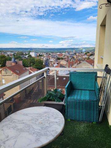 EPERNAY : APPARTEMENT DE TYPE 2 avec BALCON et EMPLACEMENT DE PARKING SECURISE