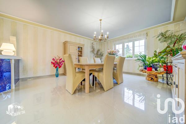 Maison à vendre 8 pièces 215 m² Bertrange