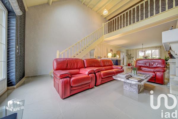 Maison à vendre 8 pièces 215 m² Bertrange