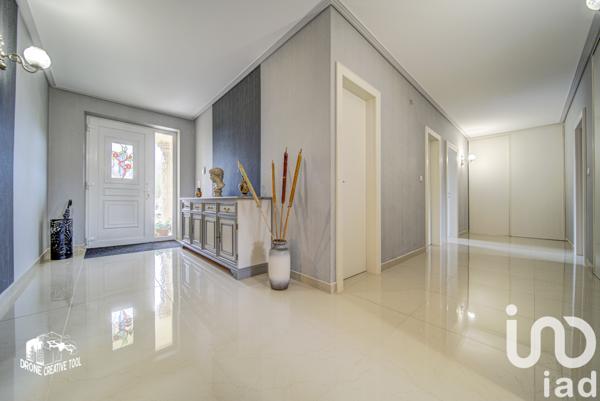 Maison à vendre 8 pièces 215 m² Bertrange