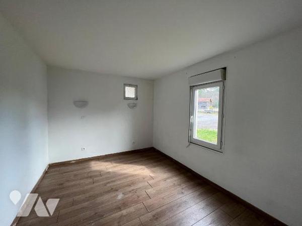 A vendre - Maison d'habitation à rénover - Bias 

À vendre à Bias (40170), maison à usage d'h...