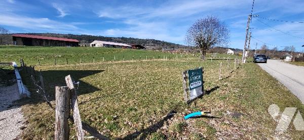 Terrain constructible viabilisé de 788m² à Evillers