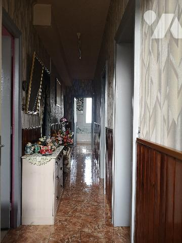 Immeuble mixte comprenant 1 appartement ainsi qu'un grand local commercial