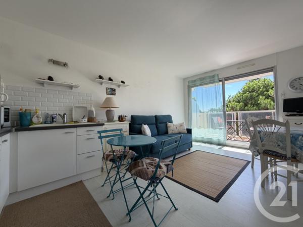 Appartement T1 à vendre  1 pièce - 27,45 m 2   VAUX SUR MER  - 17