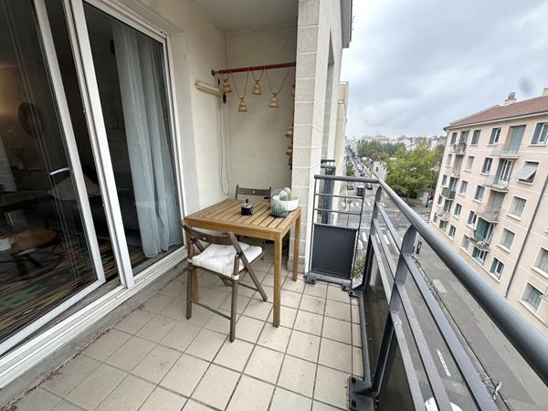 Appartement T2 Villeurbanne, Bellecombe limite Lyon 6, 48m² , balcon, cave, garage