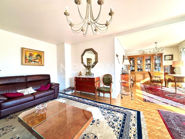 Écully Centre - T5 (116 m²) avec garage et parking