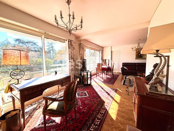 Écully Centre - T5 (116 m²) avec garage et parking